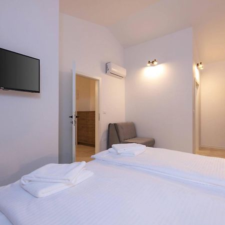 Holiday House Luca Porec Bagian luar foto