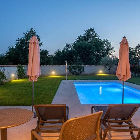 Holiday House Luca Porec Bagian luar foto