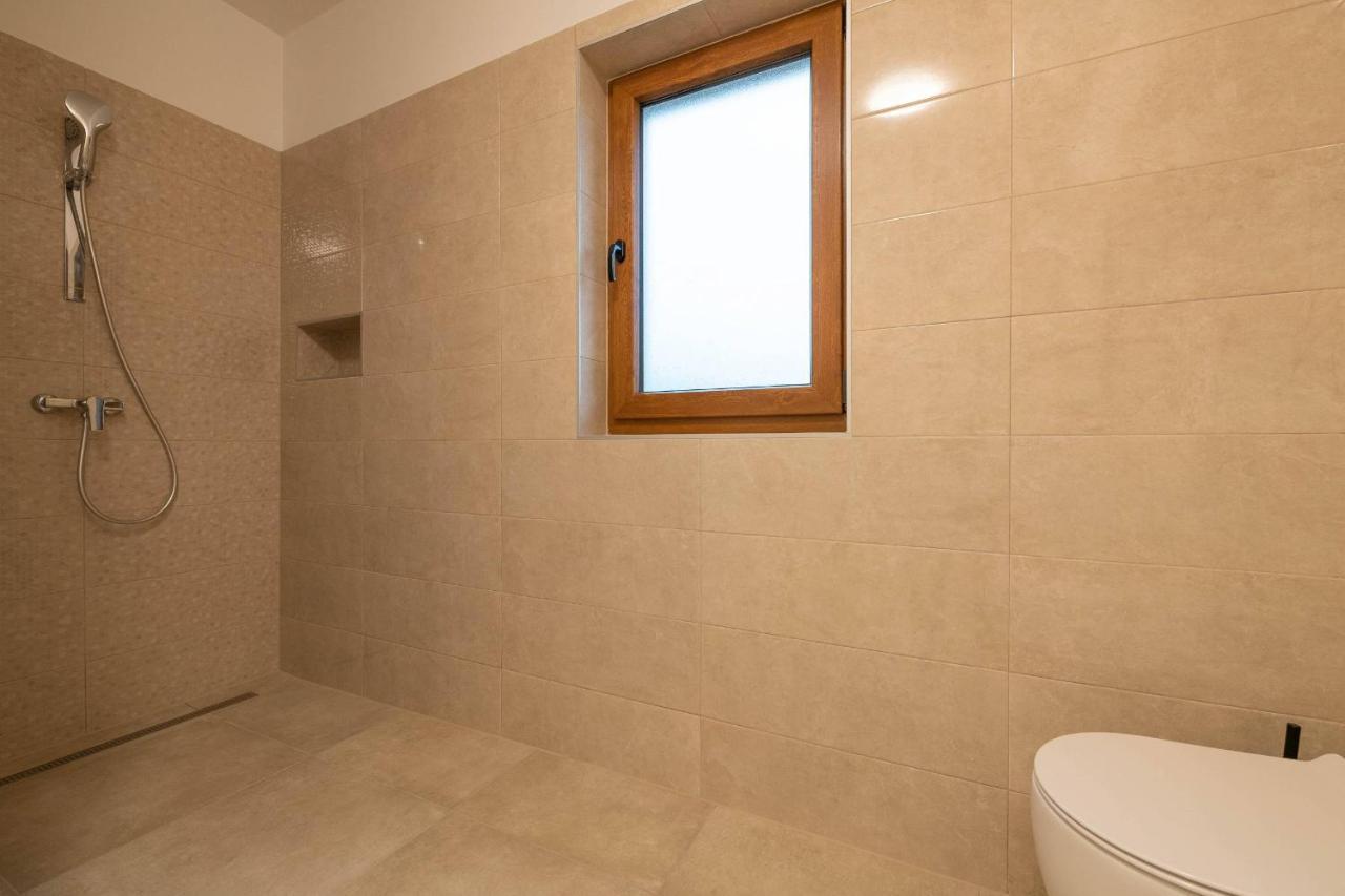 Holiday House Luca Porec Bagian luar foto