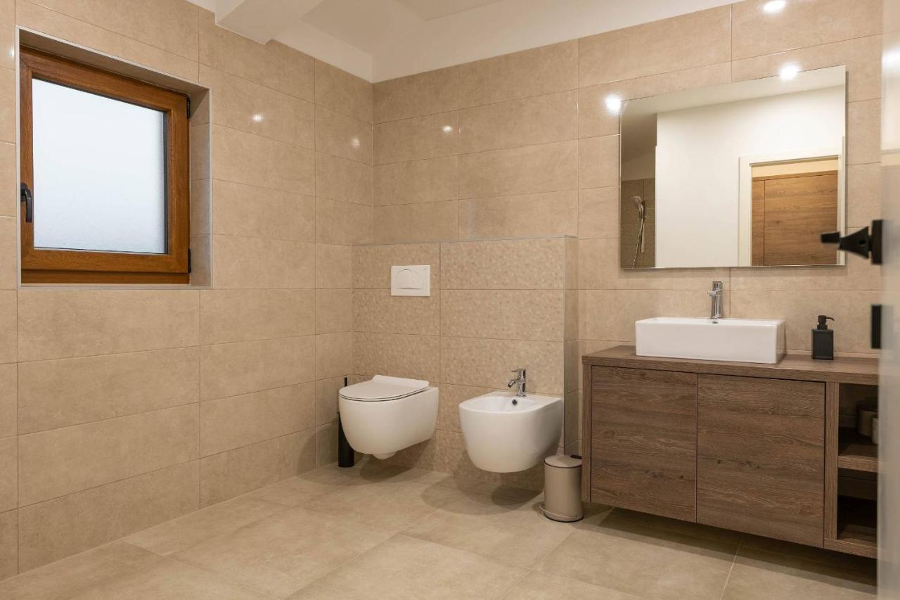 Holiday House Luca Porec Bagian luar foto