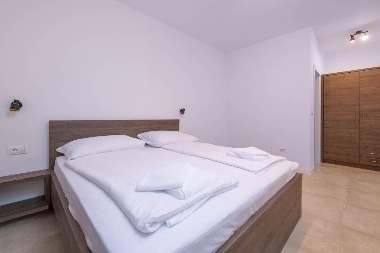 Holiday House Luca Porec Bagian luar foto