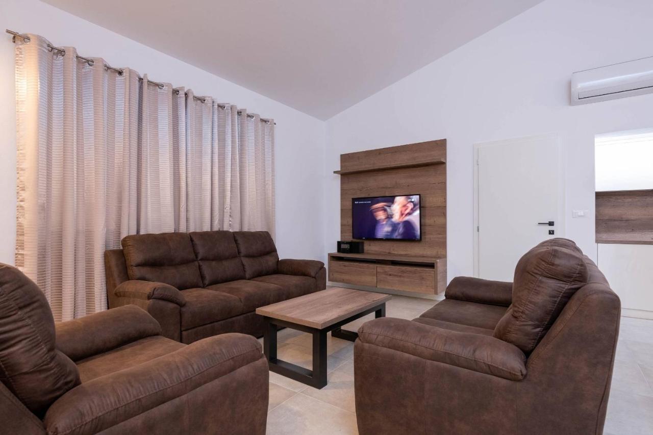 Holiday House Luca Porec Bagian luar foto