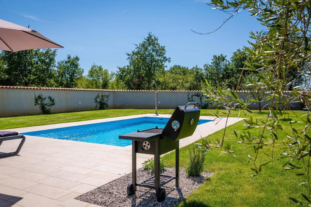 Holiday House Luca Porec Bagian luar foto