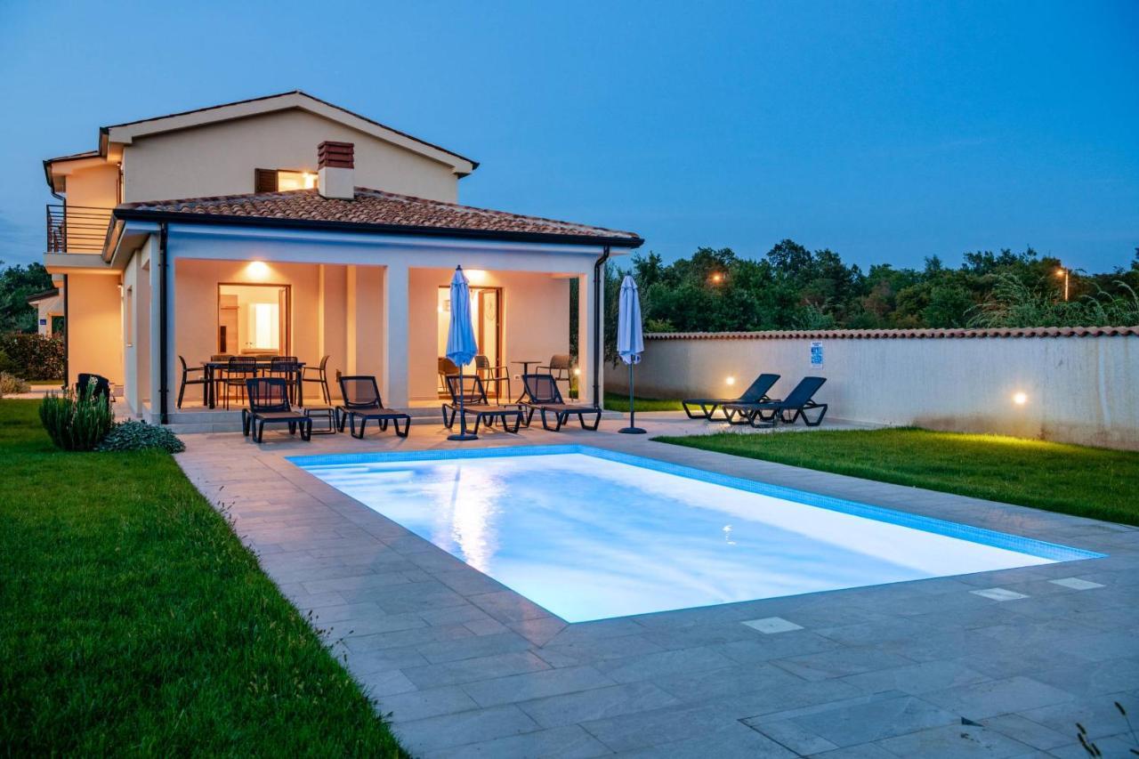 Holiday House Luca Porec Bagian luar foto