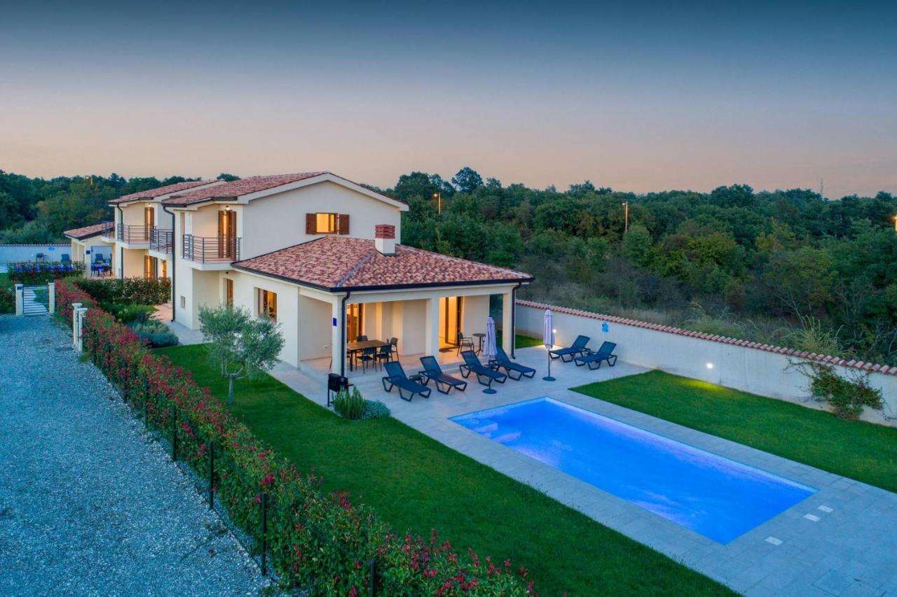 Holiday House Luca Porec Bagian luar foto
